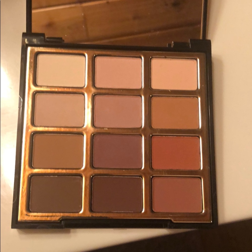 Milani Most Loved Mattes Eyeshadow Palette UNUSED